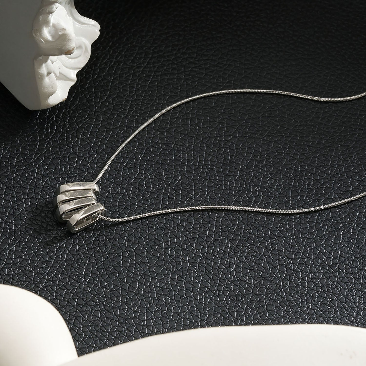 GARNA Silver (White Gold): Mini Snake-Skin Chain with Zirconia-Adorned Oval Shaped Charms