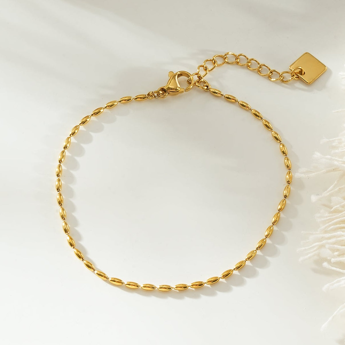 JOHARA Gold: Oval-Link Bracelet – Delicate Everyday Elegance