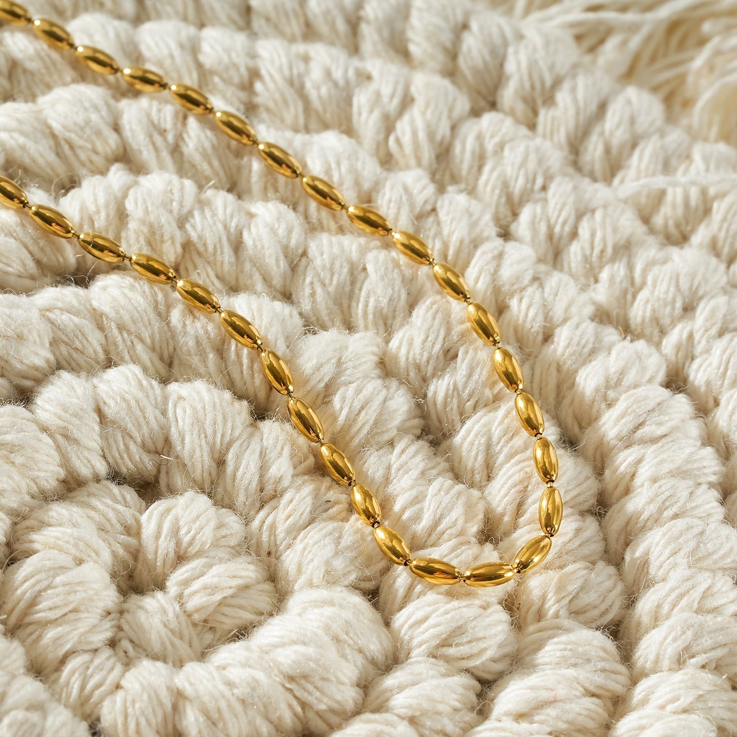 JOHARA Gold: Oval-Link Bracelet – Delicate Everyday Elegance