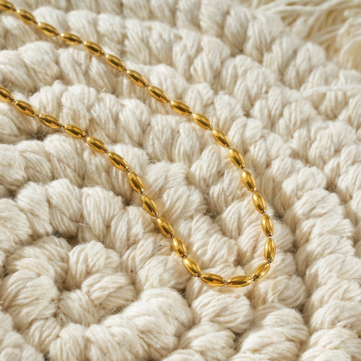 JOHARA Gold: Oval-Link Bracelet – Delicate Everyday Elegance