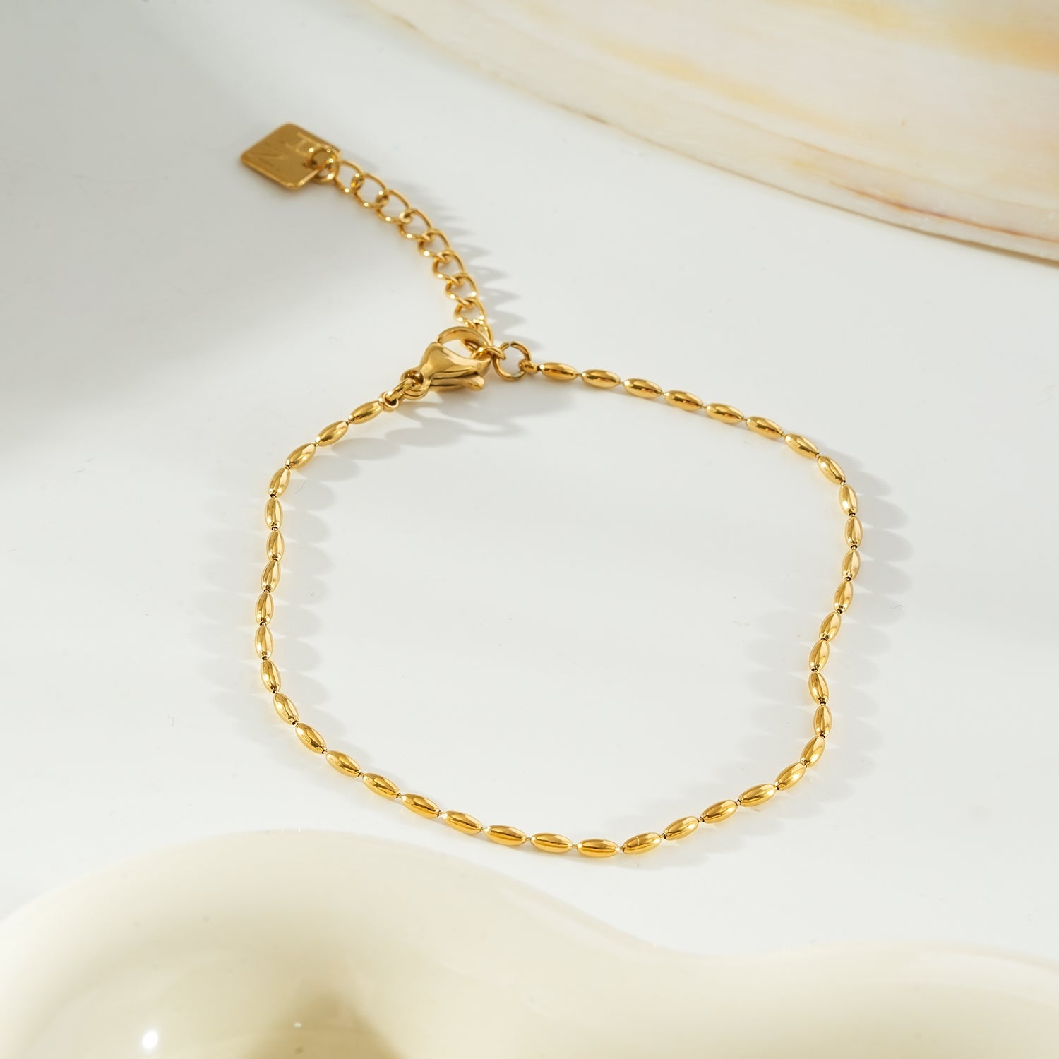 JOHARA Gold: Oval-Link Bracelet – Delicate Everyday Elegance
