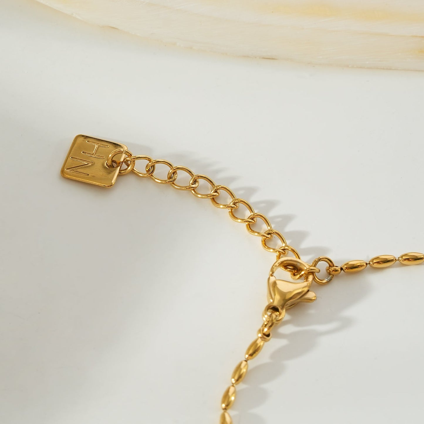 JOHARA Gold: Oval-Link Bracelet – Delicate Everyday Elegance