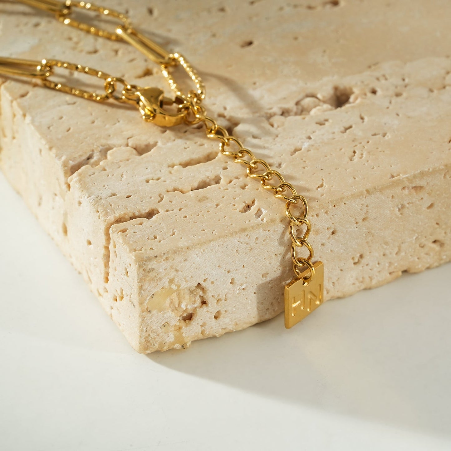 MAEVA Gold: Mixed Smooth & Textured Paperclip Link Bracelet
