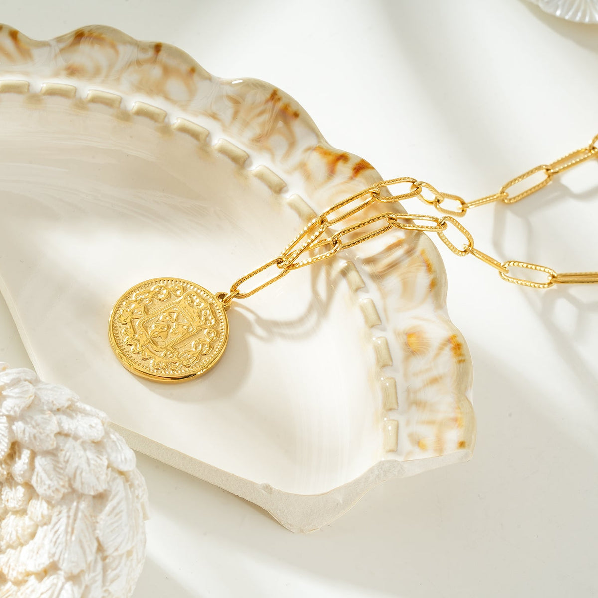ZUWENA Gold: Reversible Coin Pendant Necklace with Textured Paperclip Chain