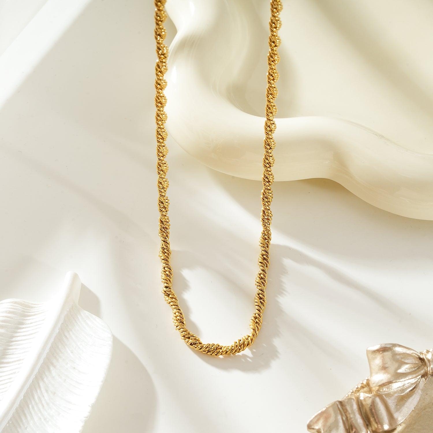 PESCARA Gold: Twisted Rope Chain Necklace