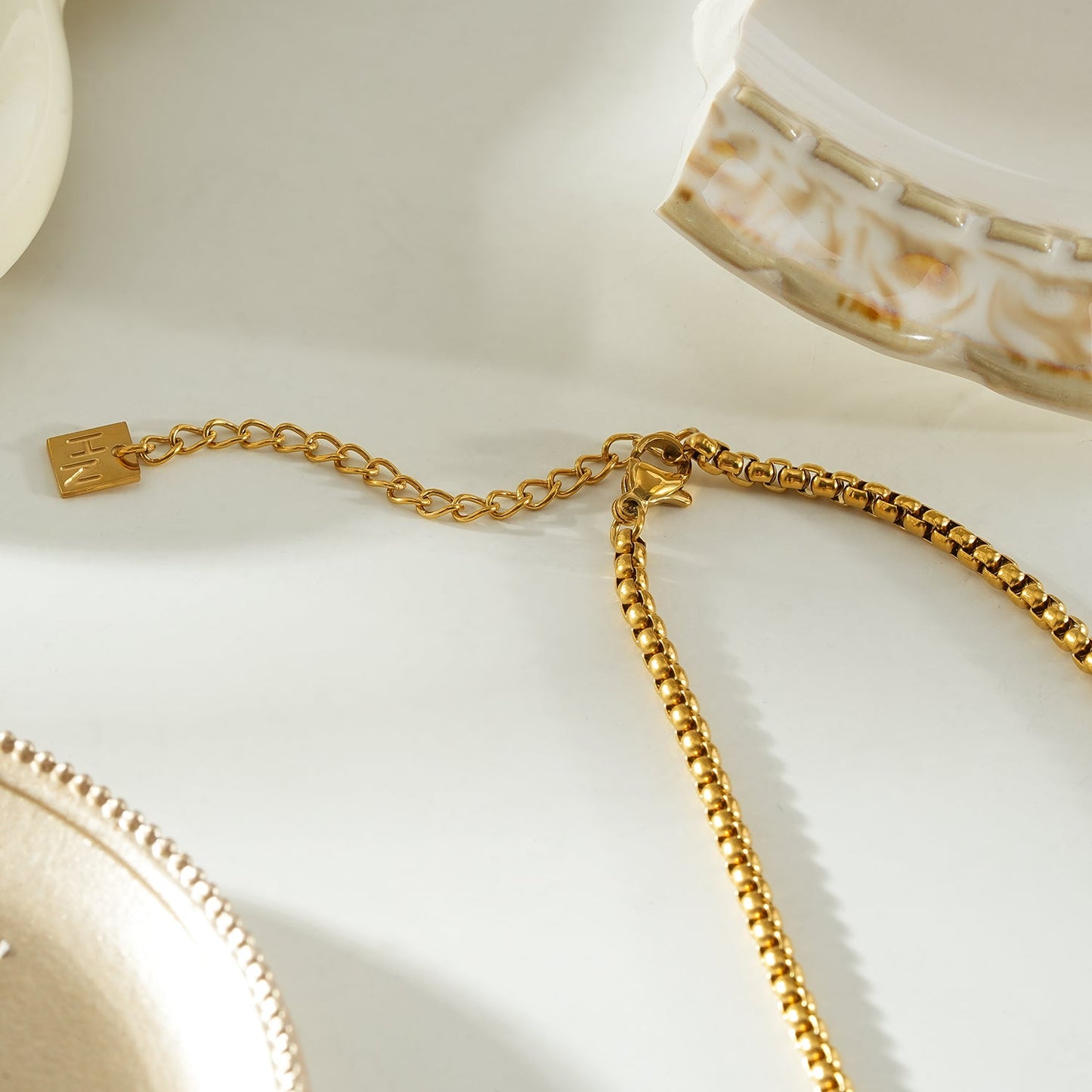 MAHANA Gold: Adjustable Gold Lariat Necklace with Sliding Bead & Tassel Drop – Modern Minimal Statement