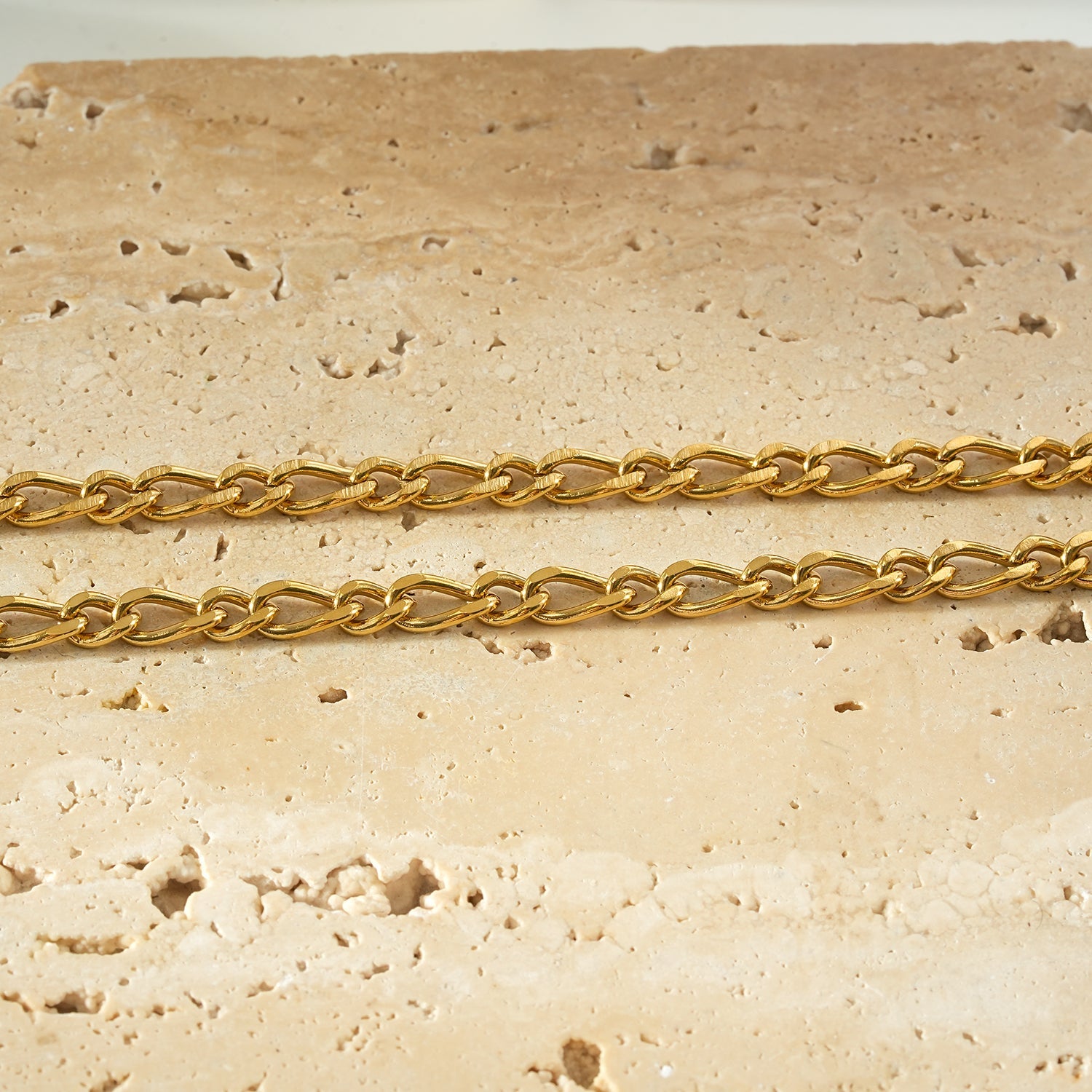 MALAIKA Gold: Chunky Mixed Link Chain Necklace with Hoop Pendant
