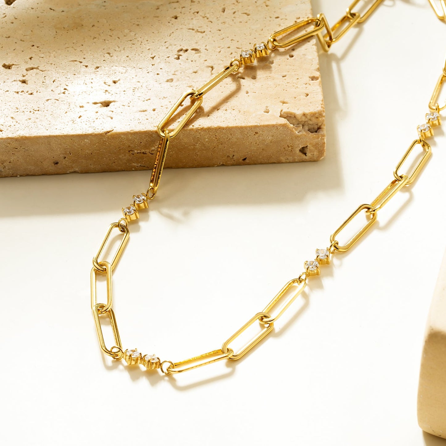 ELOPPINA Gold: Paper Clip Chain with Zirconia Accents & Freshwater Pearl