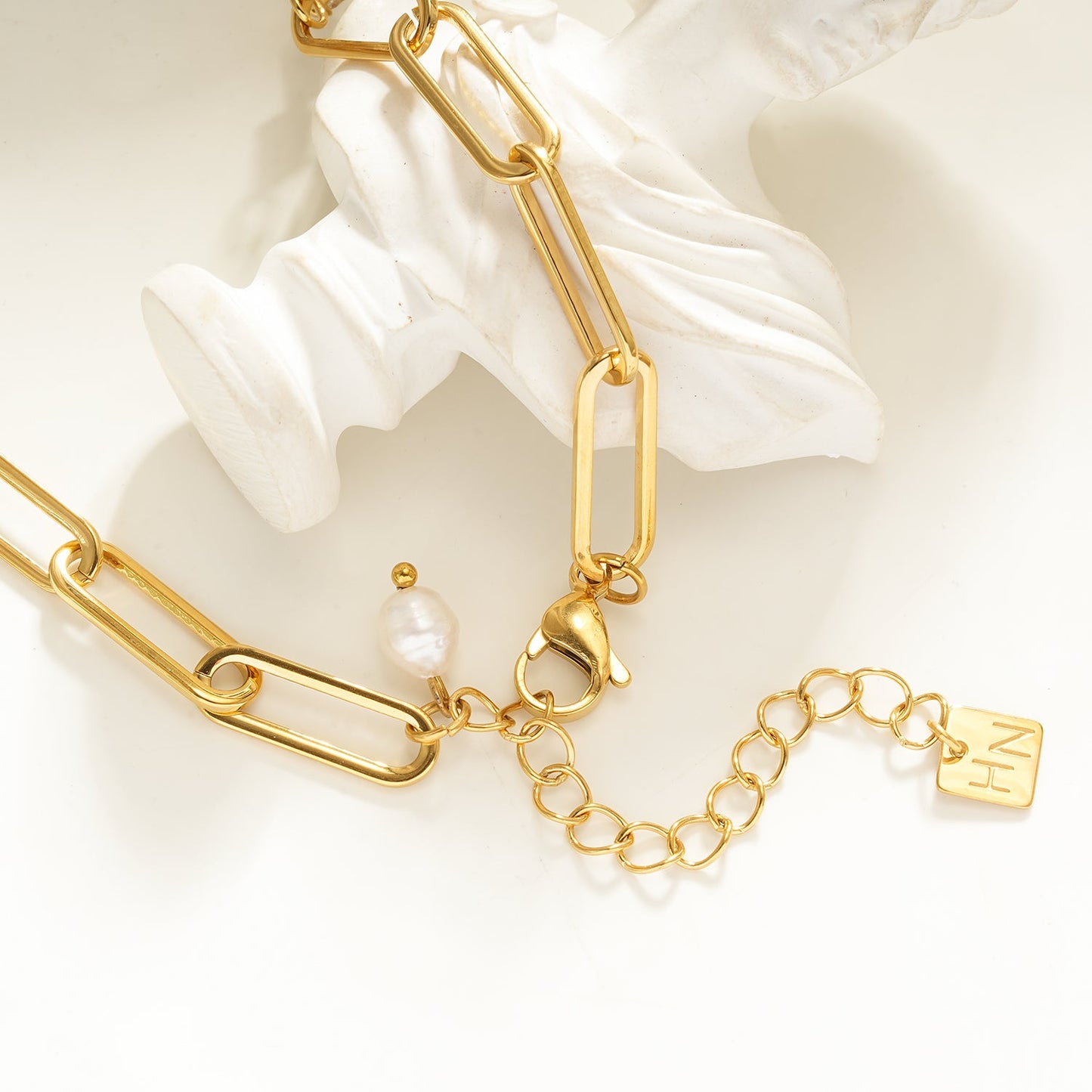 ELOPPINA Gold: Paper Clip Chain with Zirconia Accents & Freshwater Pearl