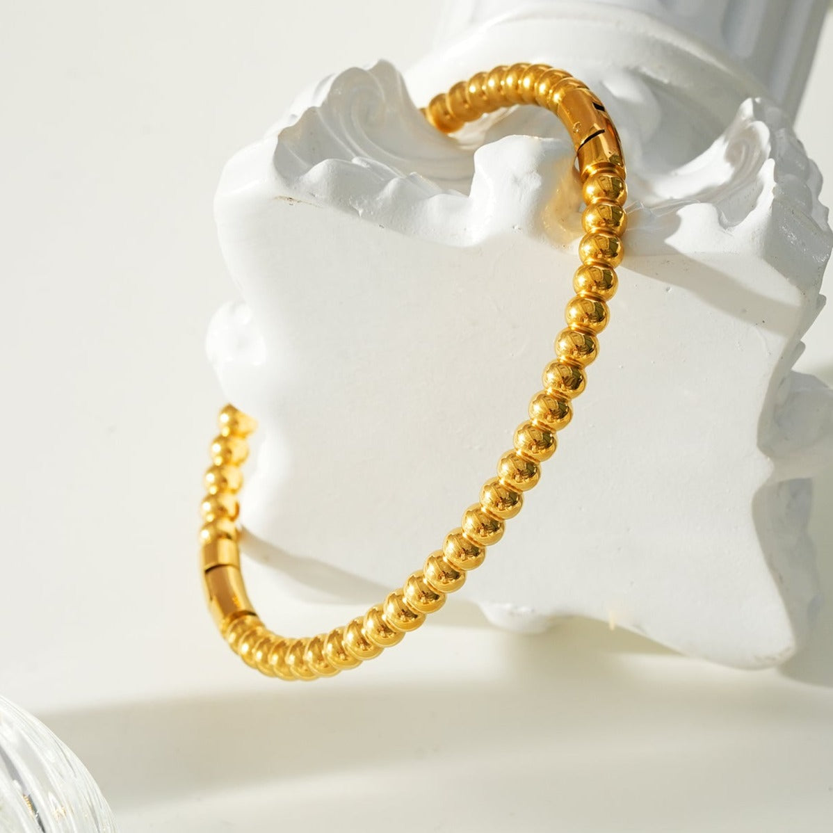 Style HANXI: Classic Ball-Bead Bracelet in Gold