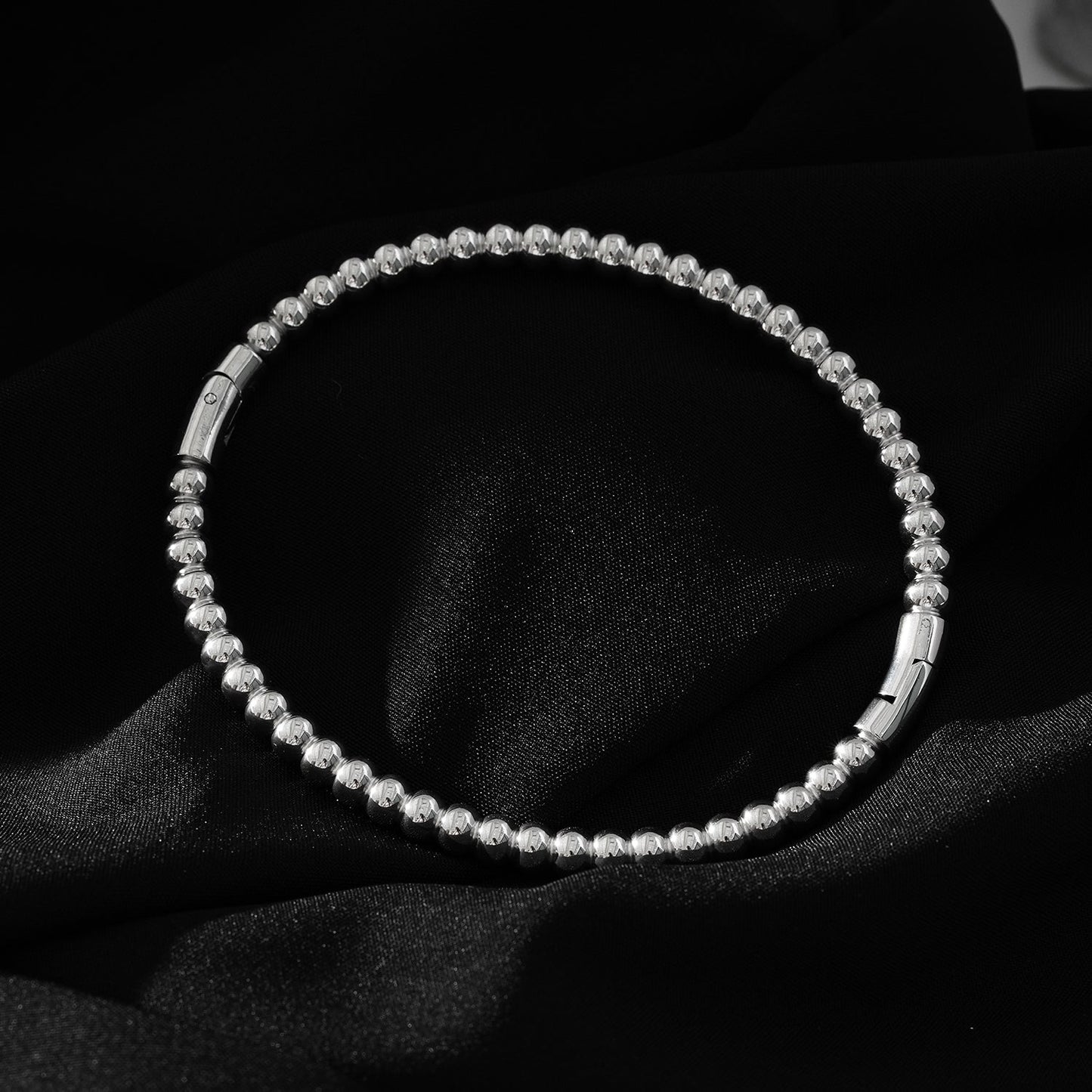 Style HANXI: Classic Ball-Bead Bracelet in Silver