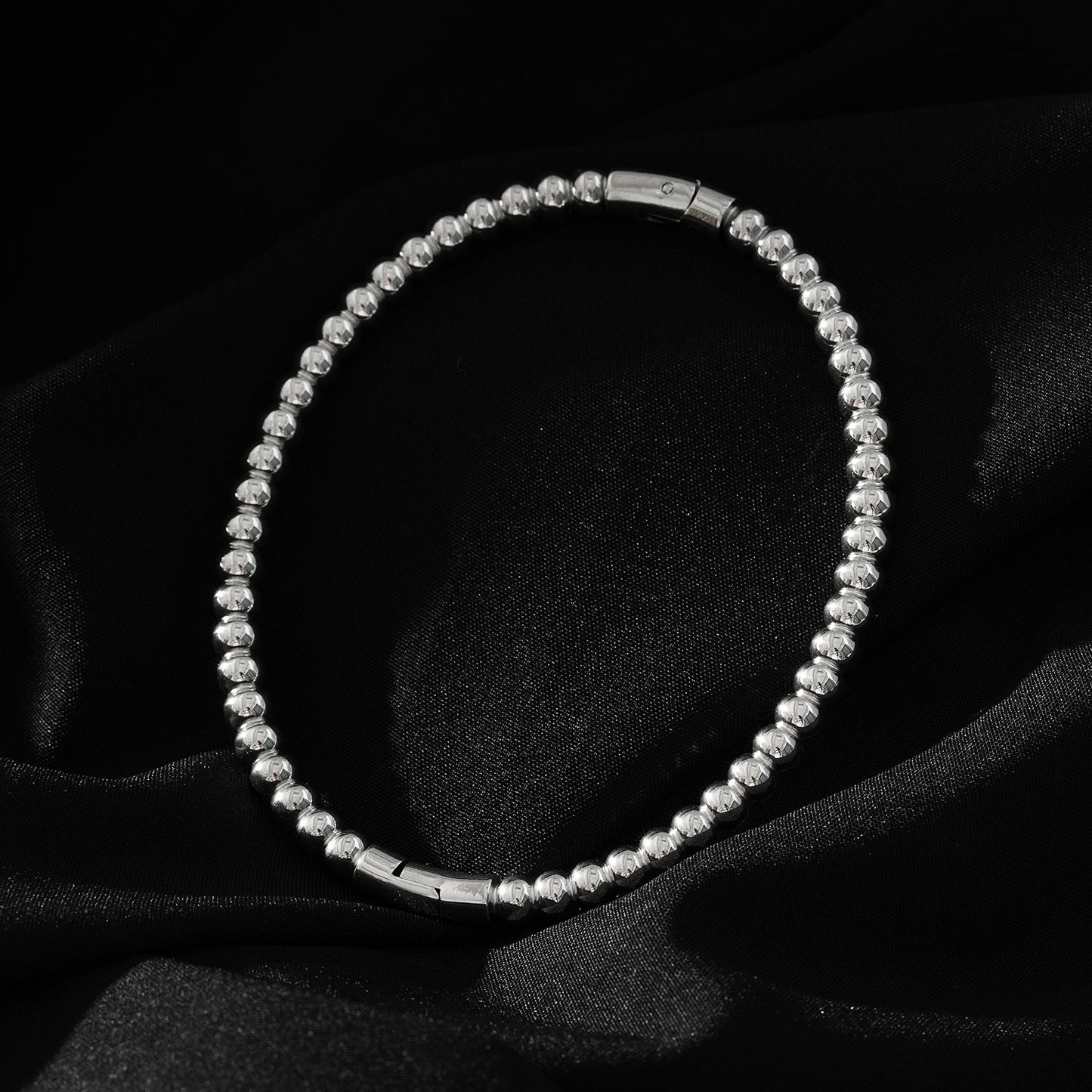 Style HANXI: Classic Ball-Bead Bracelet in Silver