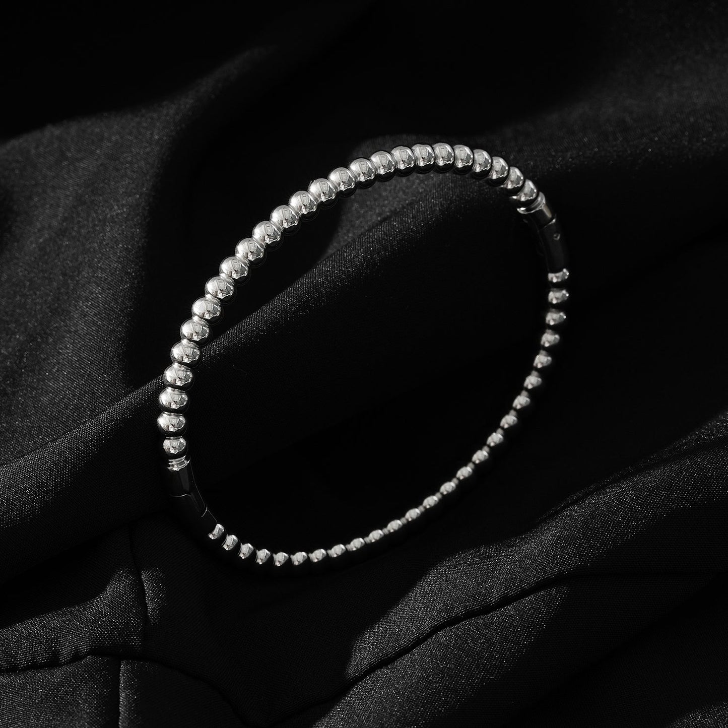 Style HANXI: Classic Ball-Bead Bracelet in Silver