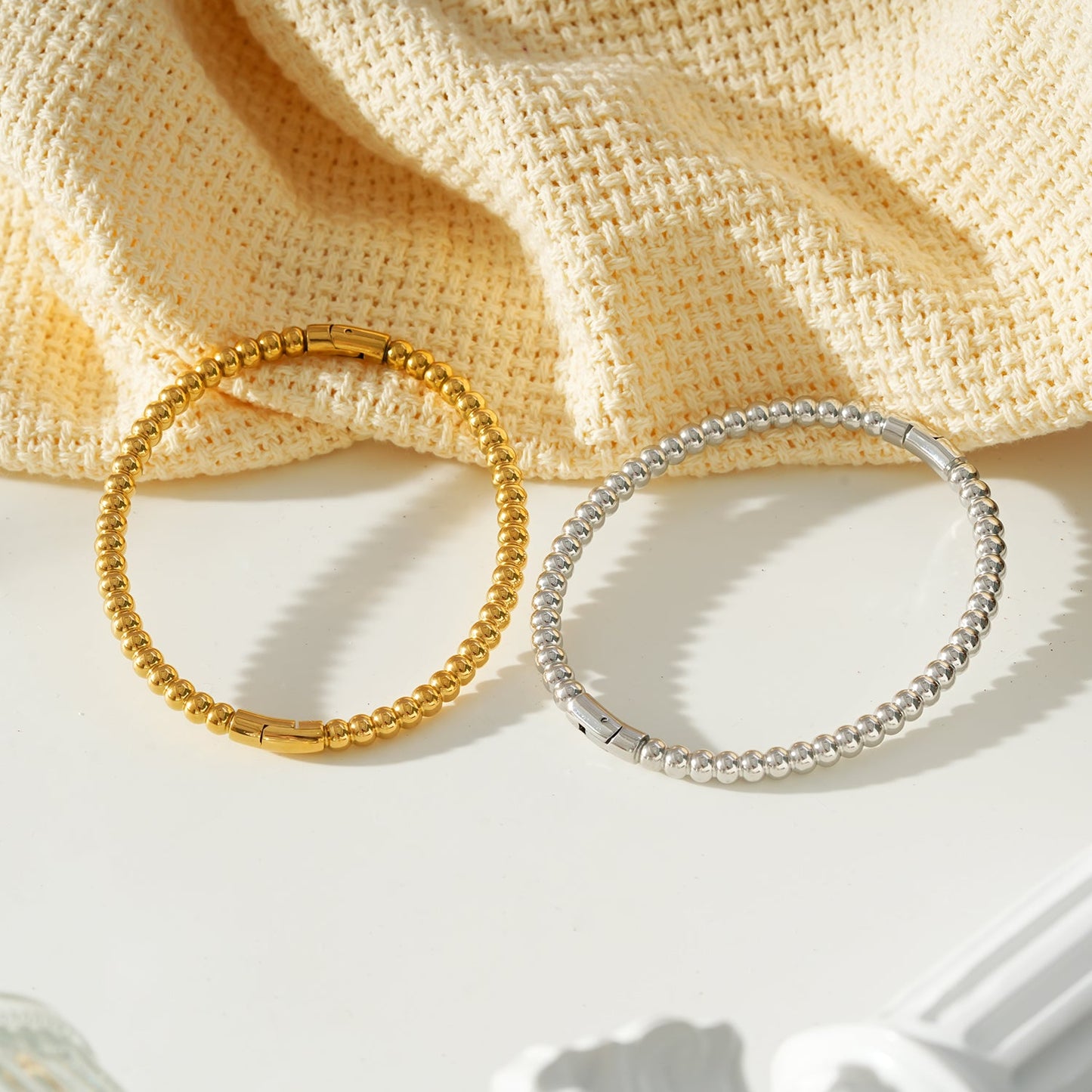 Style HANXI: Classic Ball-Bead Bracelet in Silver