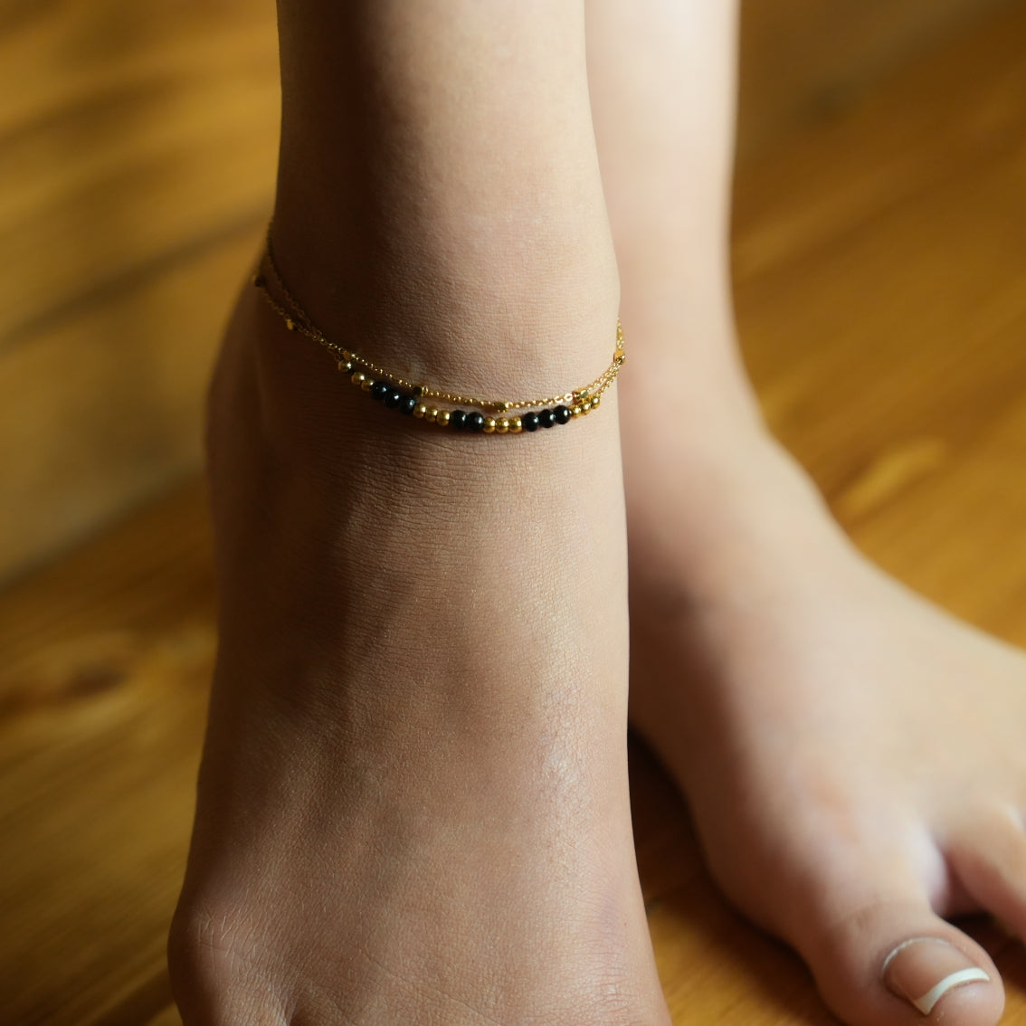 Style HILDA LG 5954: Two in One Square Beads &amp; Round Beads in Black &amp; Gold Anklet.