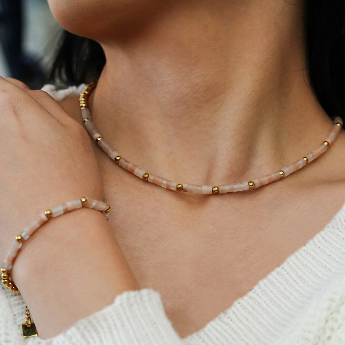 ISHANI: Pink Aventurine Stones and Gold Beaded Necklace