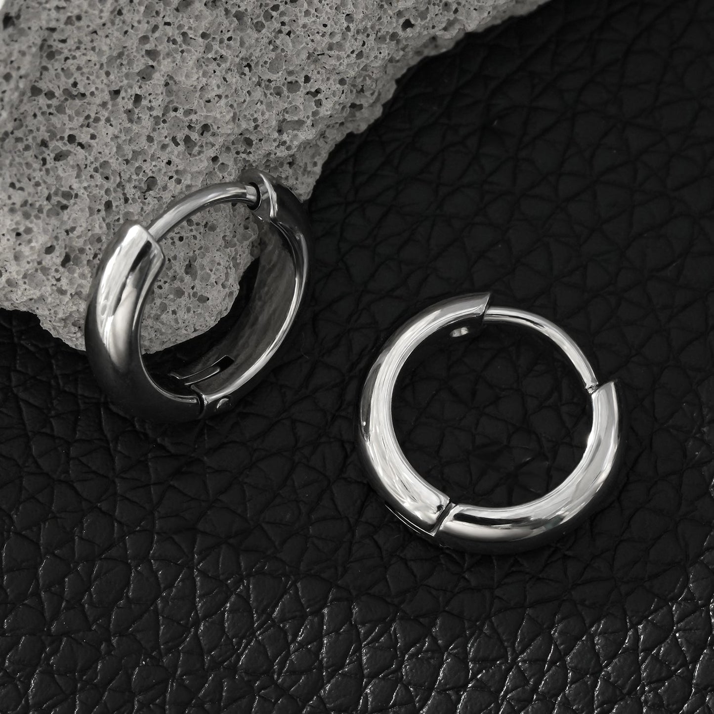 JAANBERG Silver: Mid Width Smooth Finish Mini Hoops for Day-to-Night Elegance