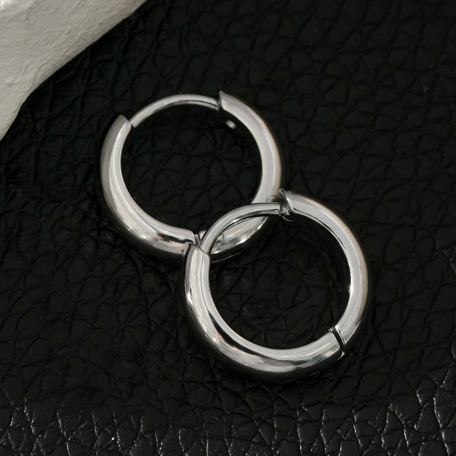 JAANBERG Silver: Mid Width Smooth Finish Mini Hoops for Day-to-Night Elegance