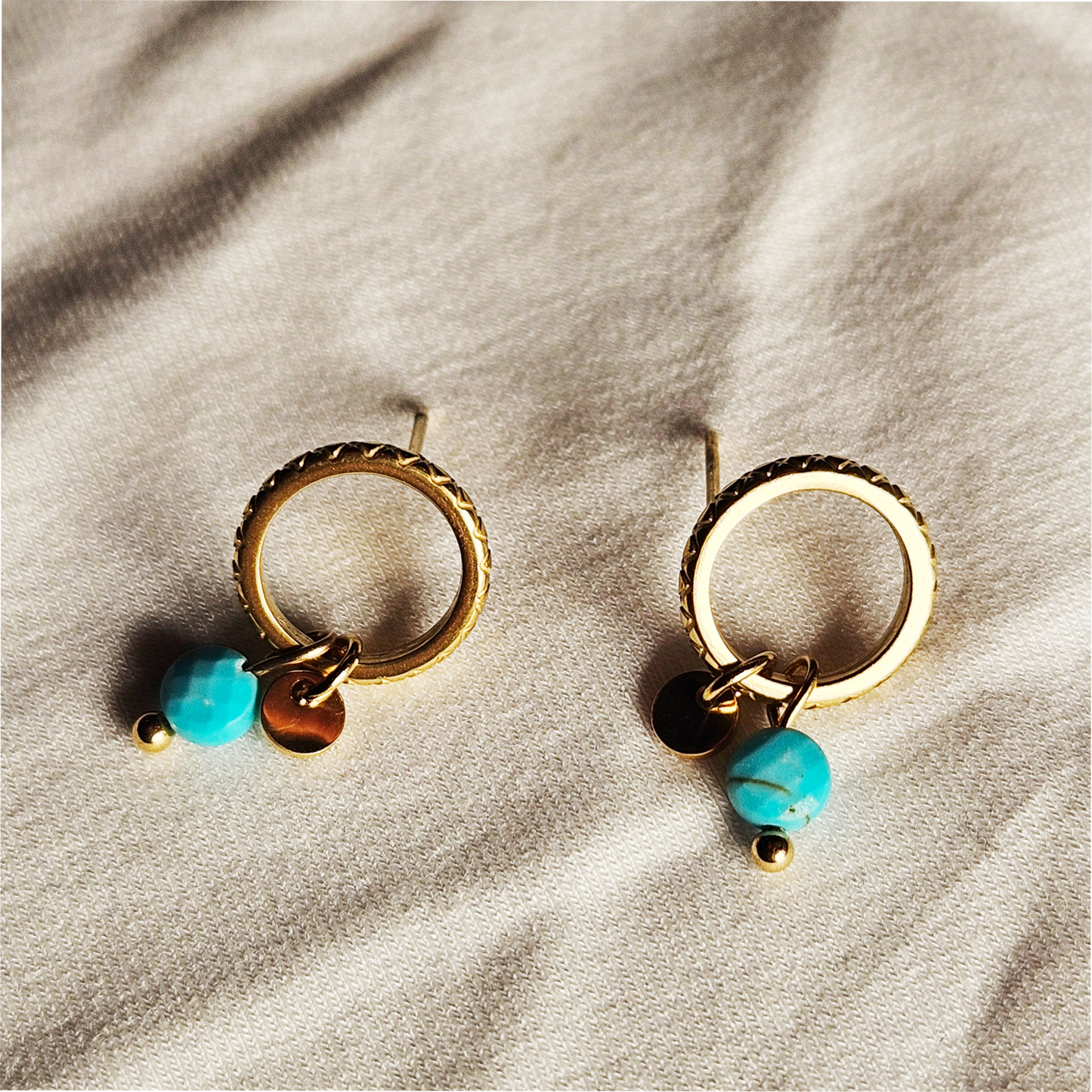 JAZMIN Turquoise-Gold: Stud Earrings with Mini Charms