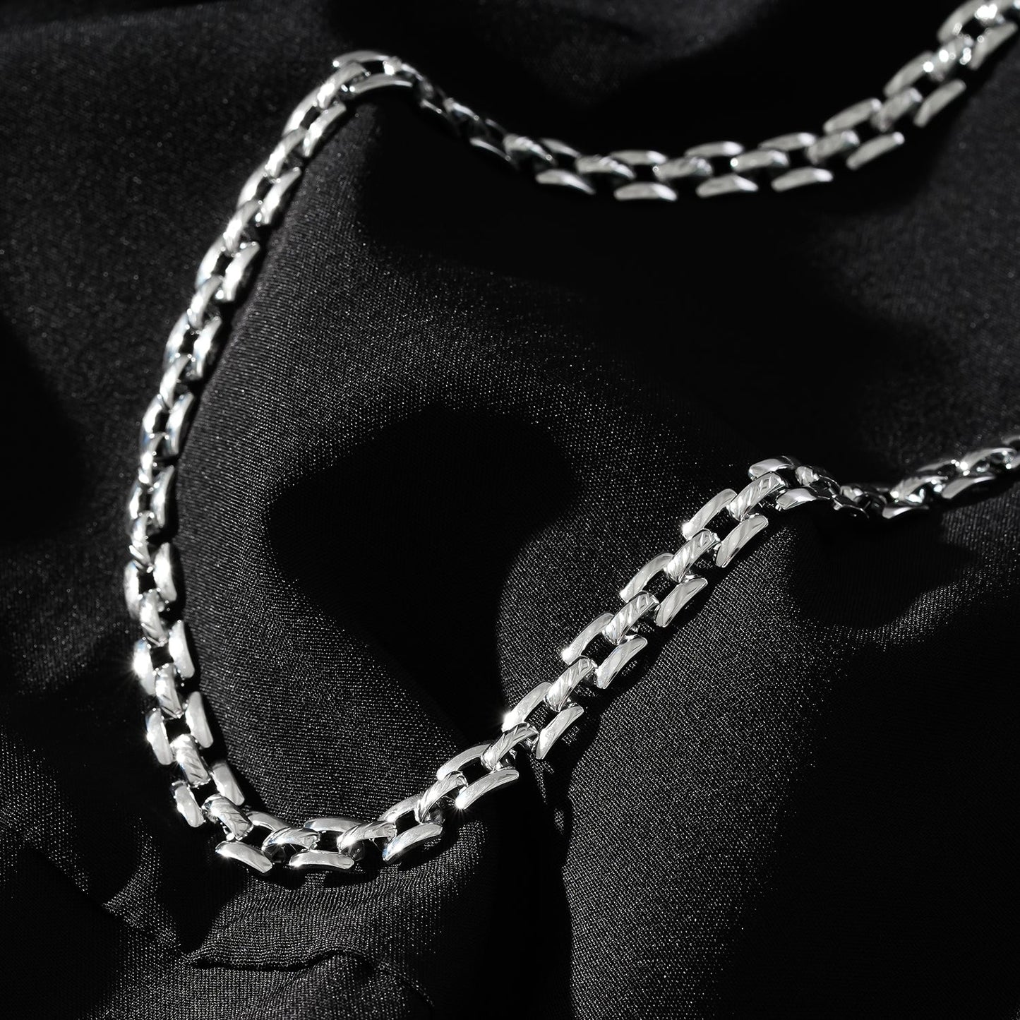 Style KOVVUR: Intricate Twin Chain Necklace in White Gold (Silver Toned)