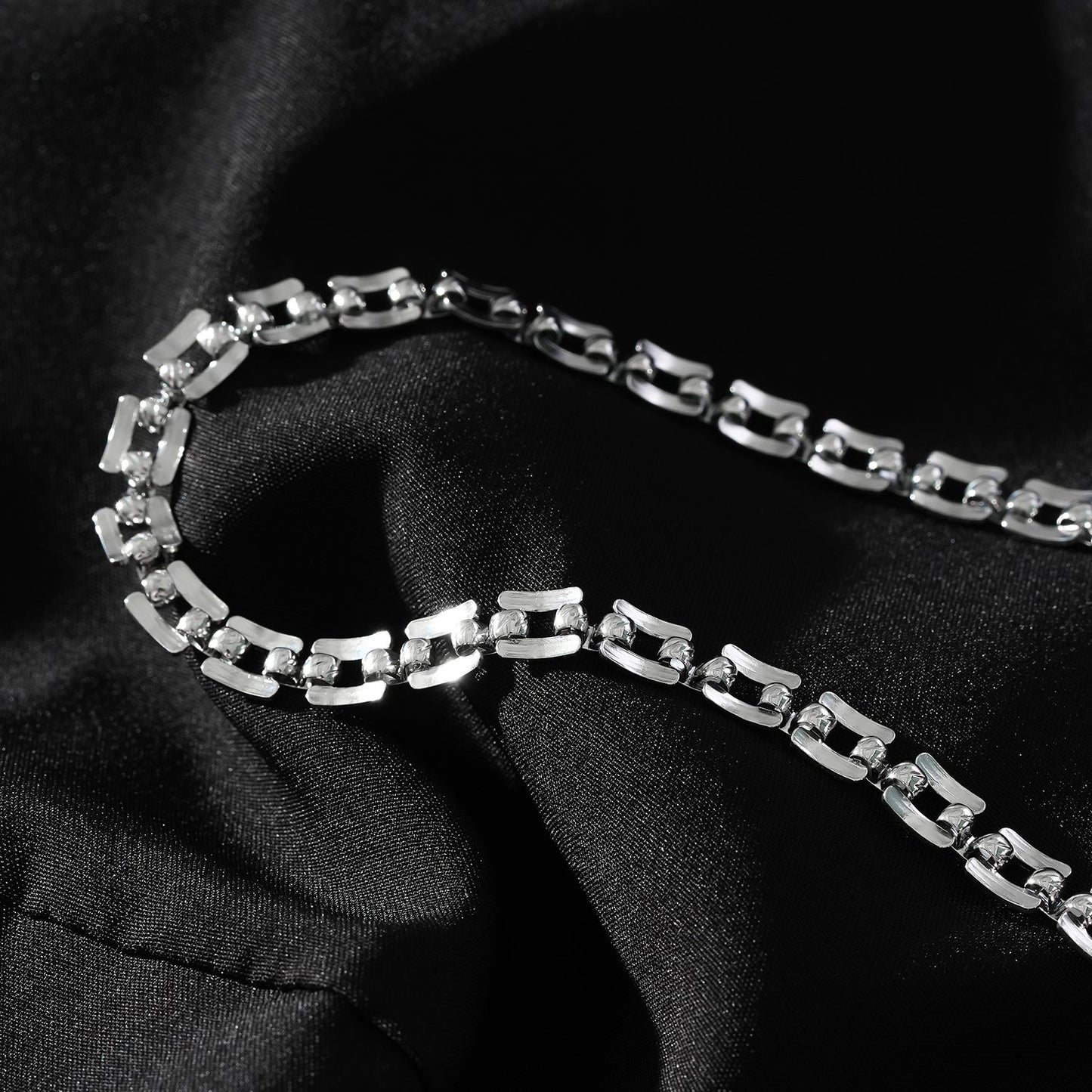 Style KOVVUR: Intricate Twin Chain Necklace in White Gold (Silver Toned)