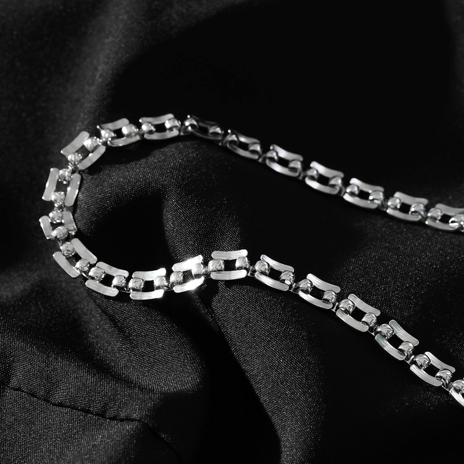 Style KOVVUR: Intricate Twin Chain Necklace in White Gold (Silver Toned)