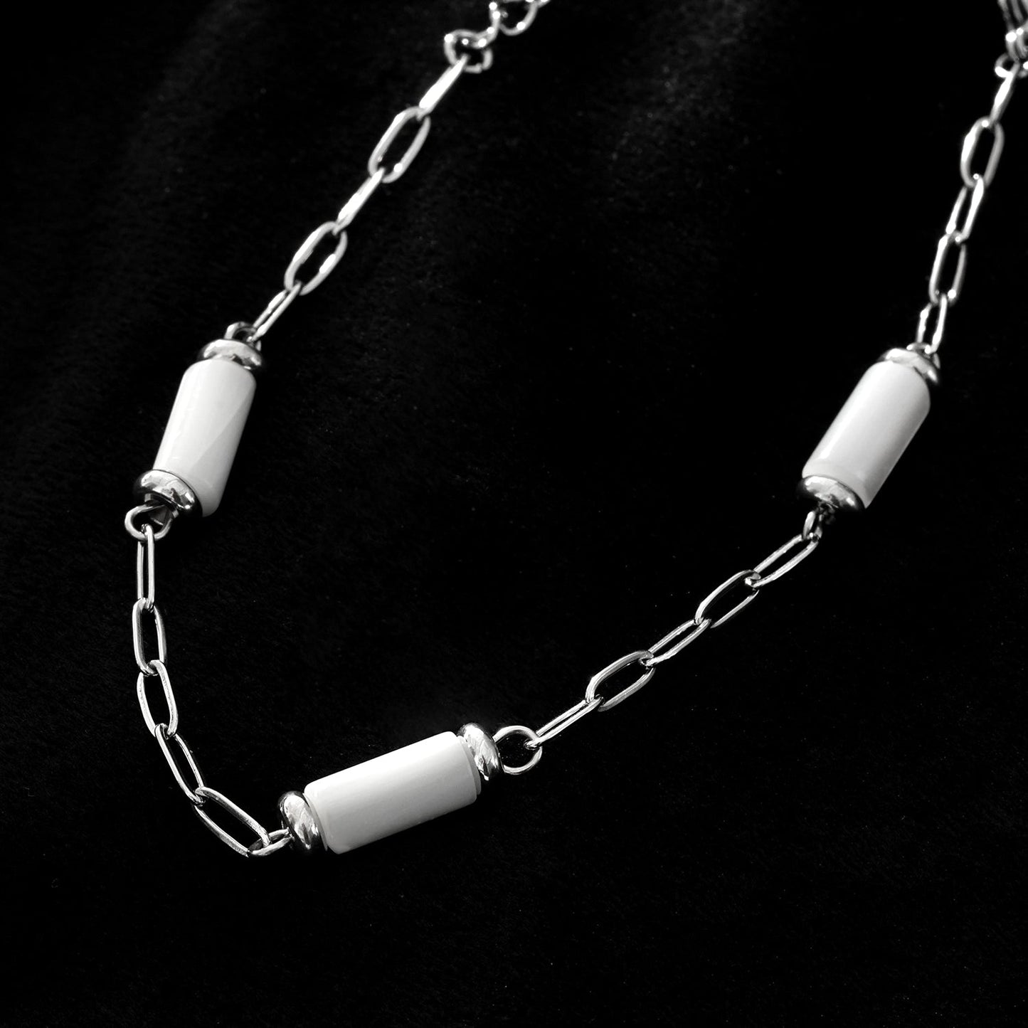 LAGUNA Silver (White Gold): Mini Paperclip Chain Bracelet with Natural Cylinder Cut Shell Beads