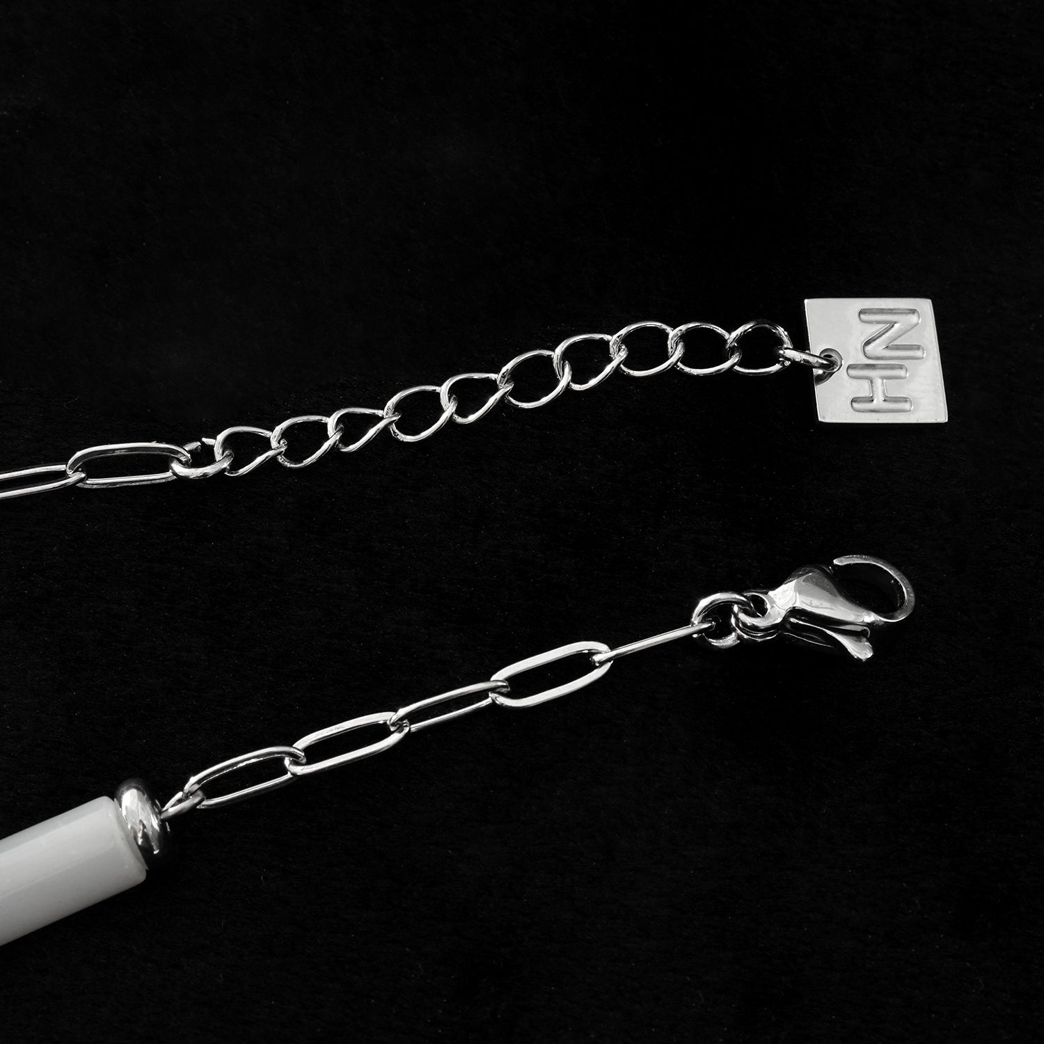 LAGUNA Silver (White Gold): Mini Paperclip Chain Bracelet with Natural Cylinder Cut Shell Beads