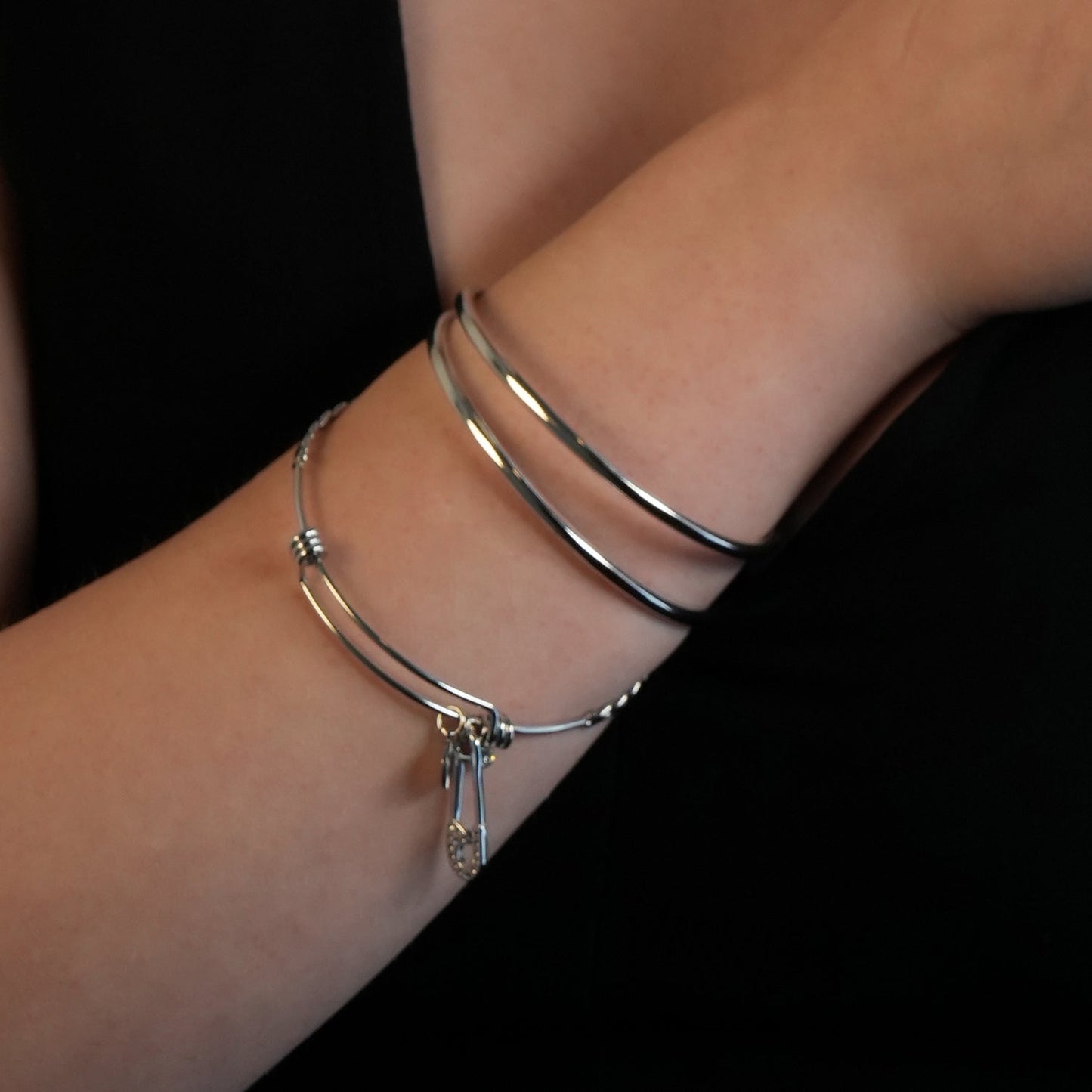 LILIANNA: Minimalist-Chic Double Band Bracelet in Silver Toned White Gold