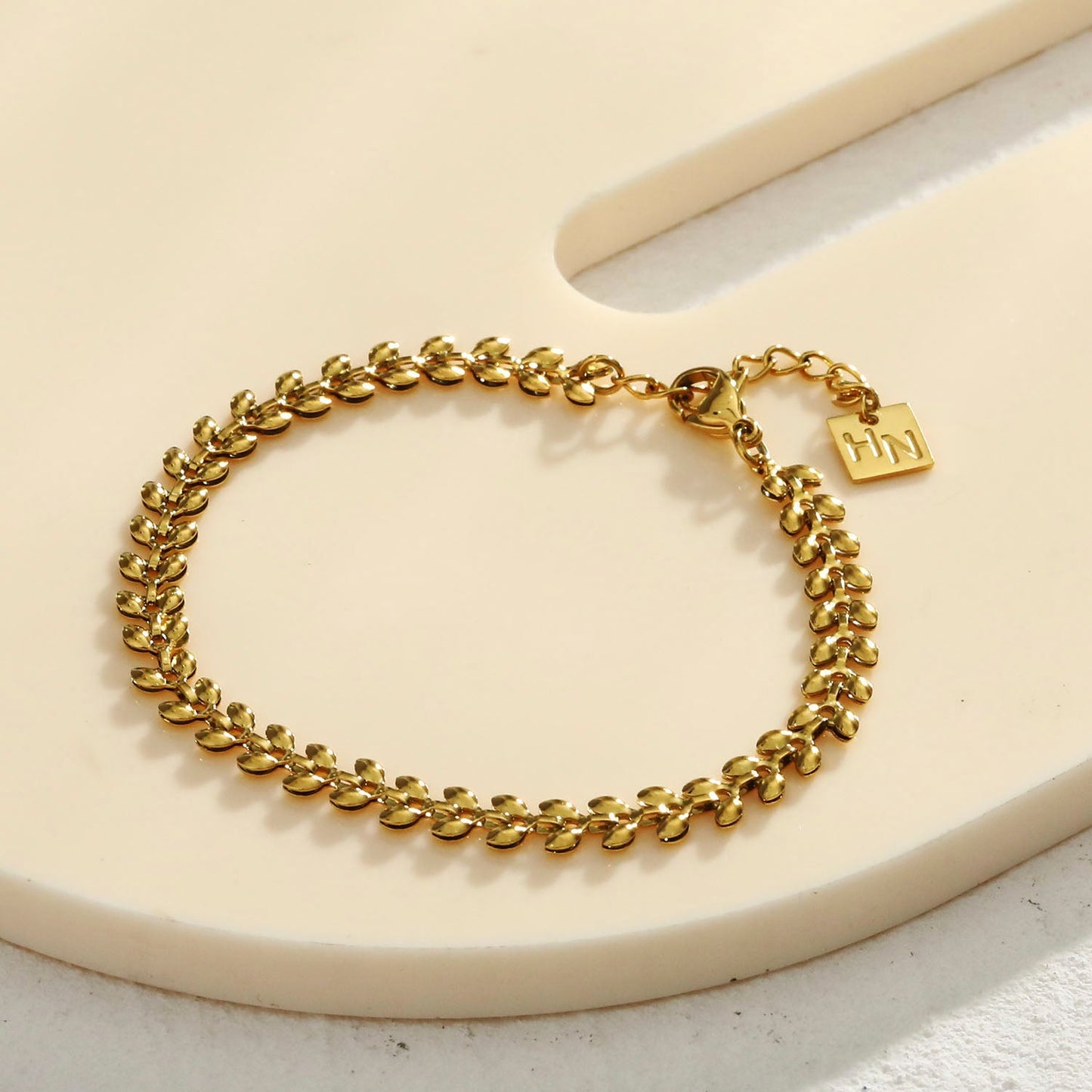 MAGDA Gold: Leafy Patterned Bold Bracelet