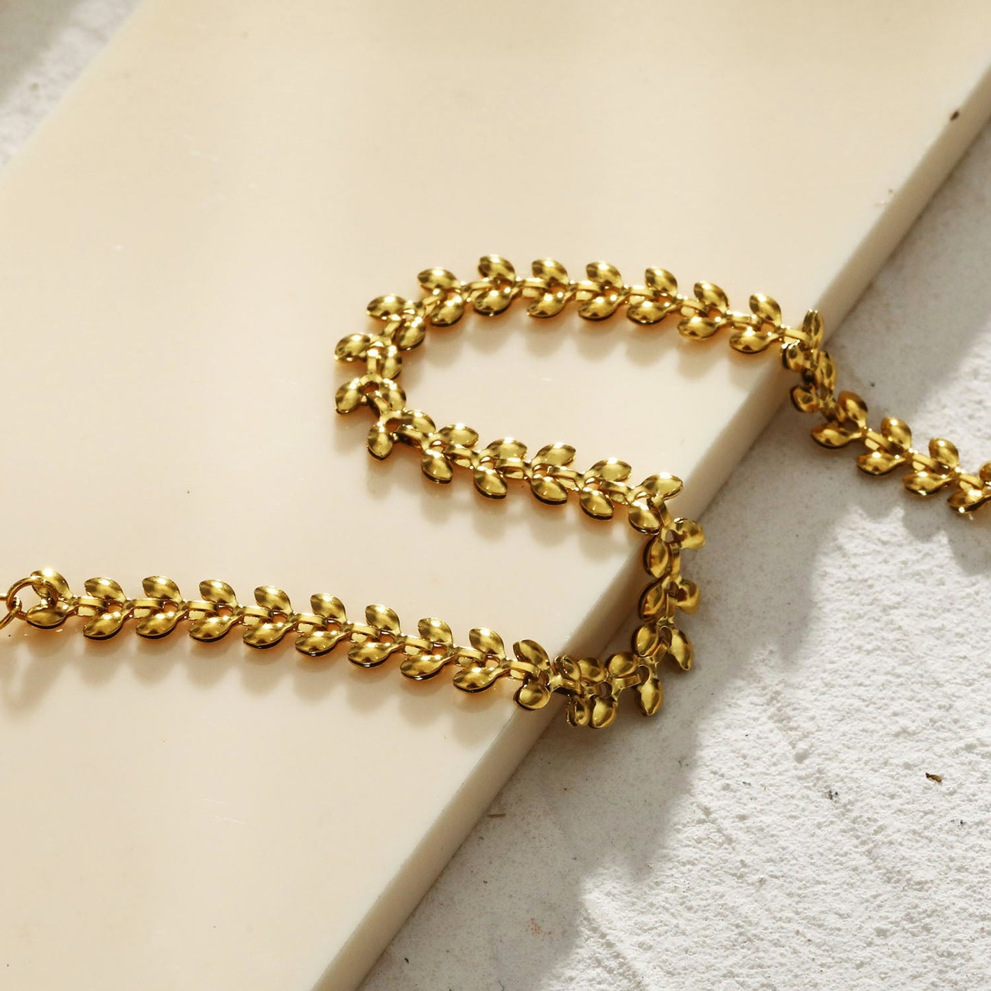 MAGDA Gold: Leafy Patterned Bold Bracelet