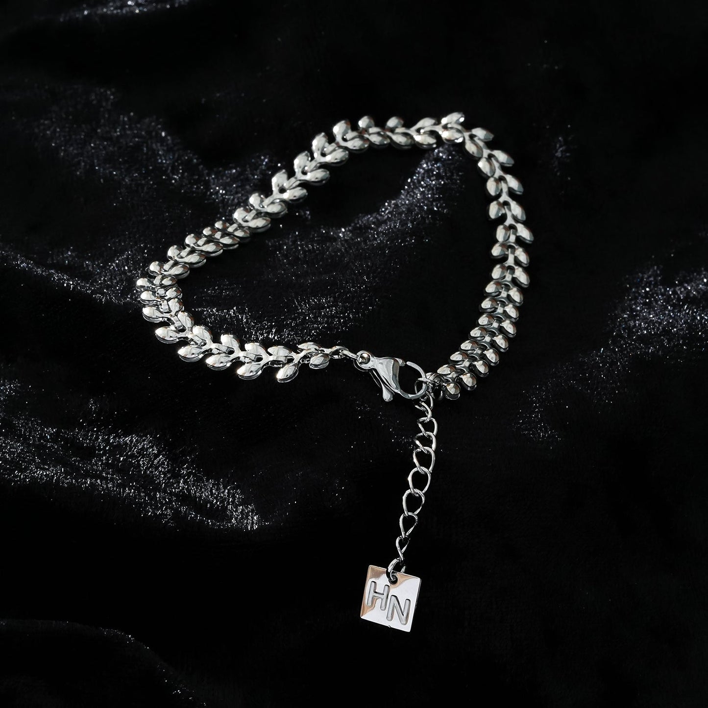 MAGDA Silver (White Gold): Leafy Patterned Bold Bracelet