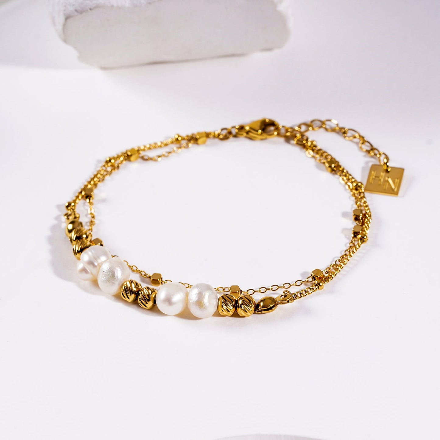 MARENTA Gold: Gilded Harmony Chain Bracelet with Gold Beads and Freshwater Pearls