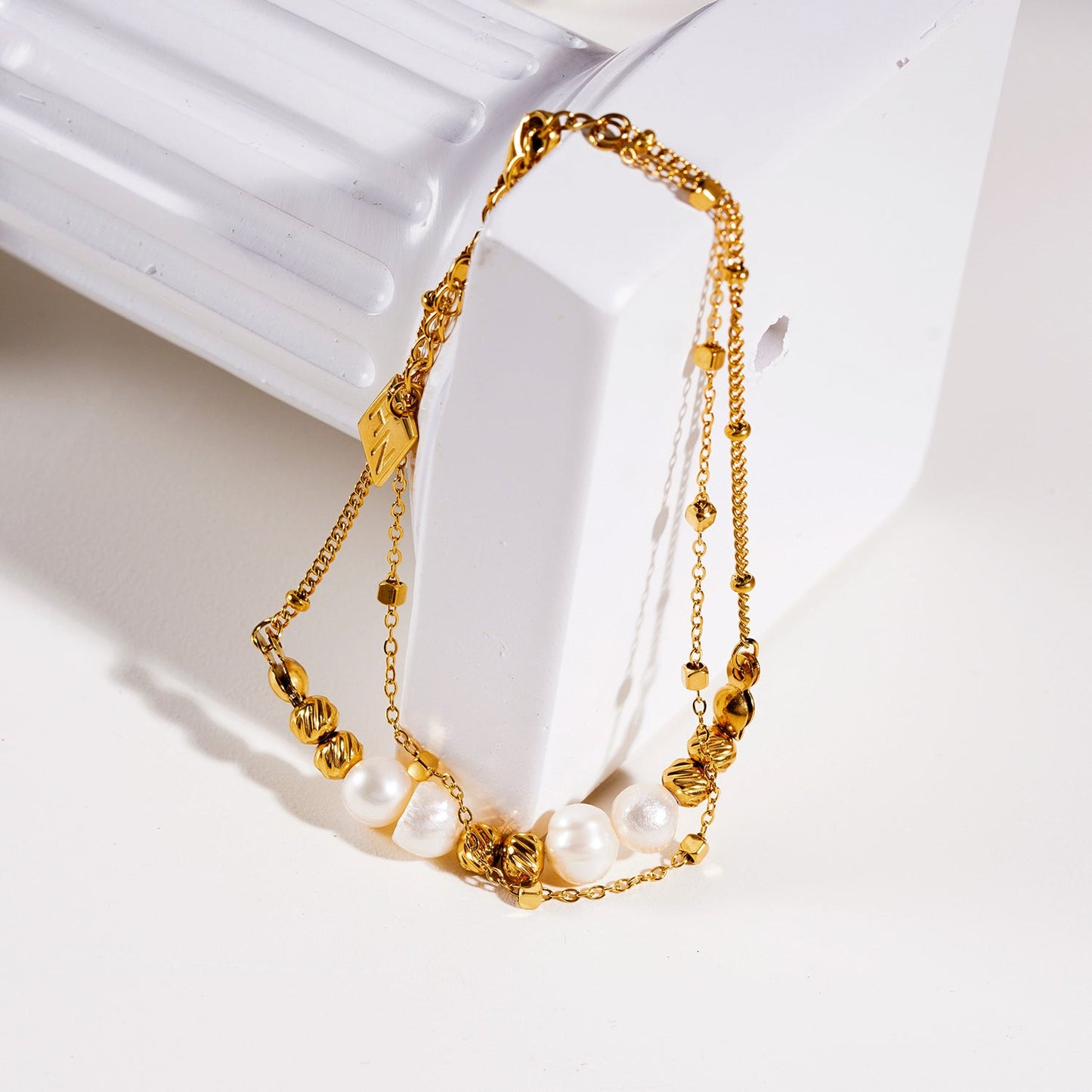 MARENTA Gold: Gilded Harmony Chain Bracelet with Gold Beads and Freshwater Pearls