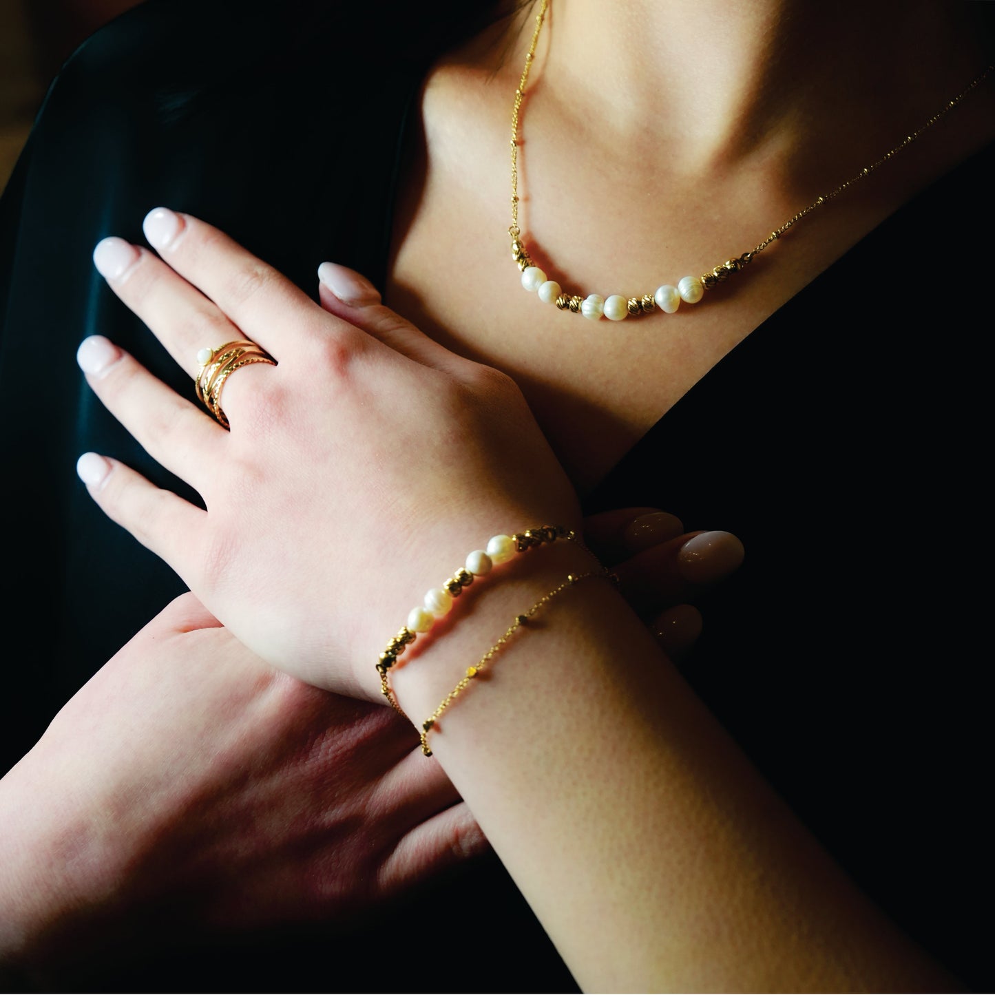 MARENTA Gold: Gilded Harmony Chain Bracelet with Gold Beads and Freshwater Pearls