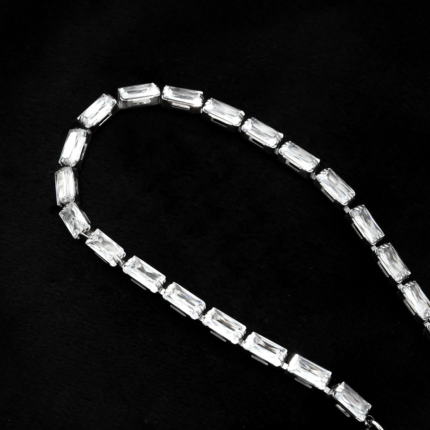 MELLISH: Retro Style Rectangle Zirconia (CZ) Tennis Bracelet