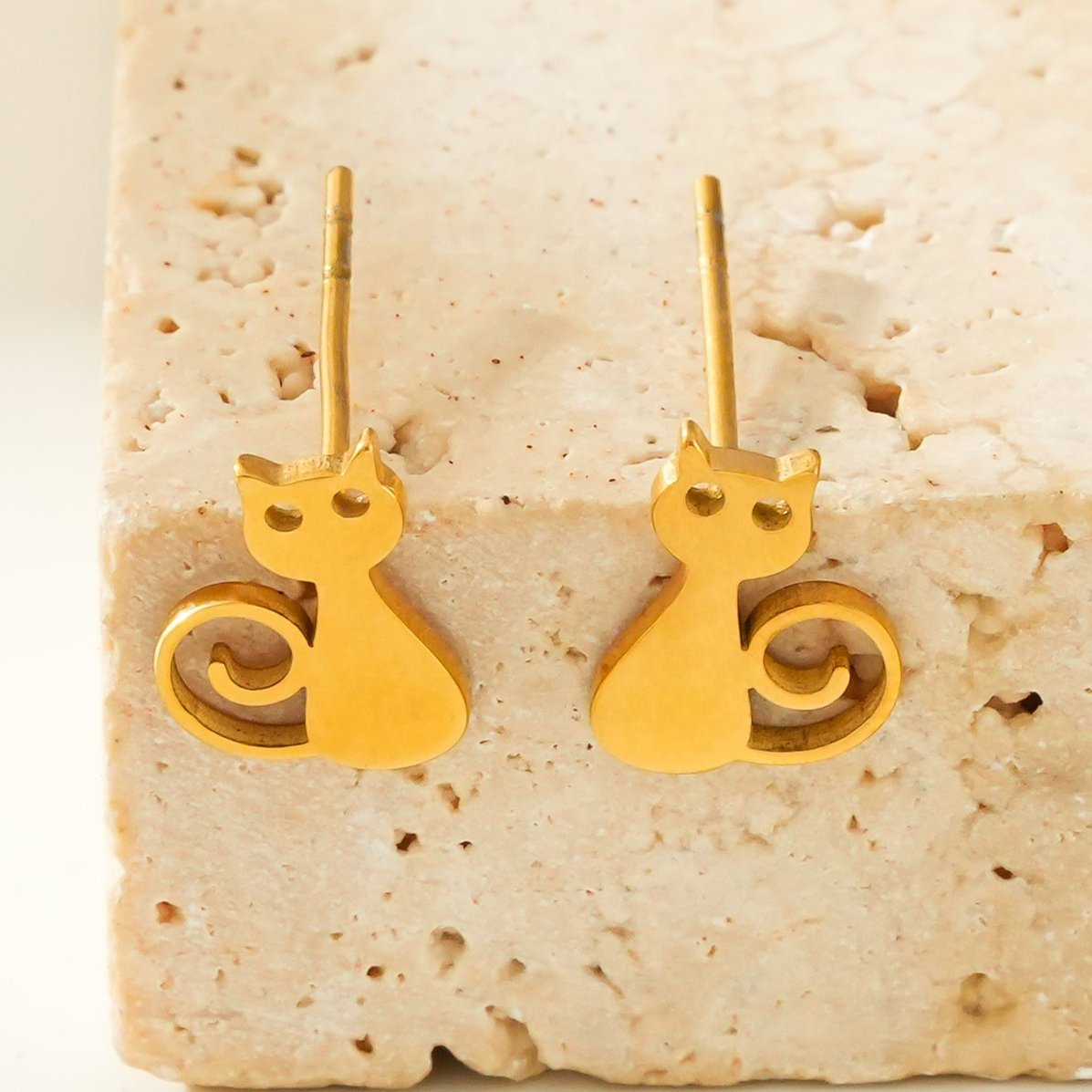 MEOW: Cat Earrings