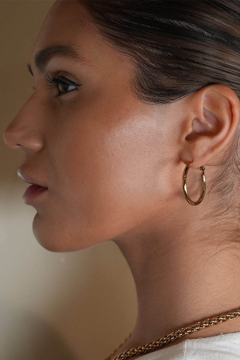 MICHI: Mid-Width Essential Hoop Earrings Gold Size B (2.5cm)