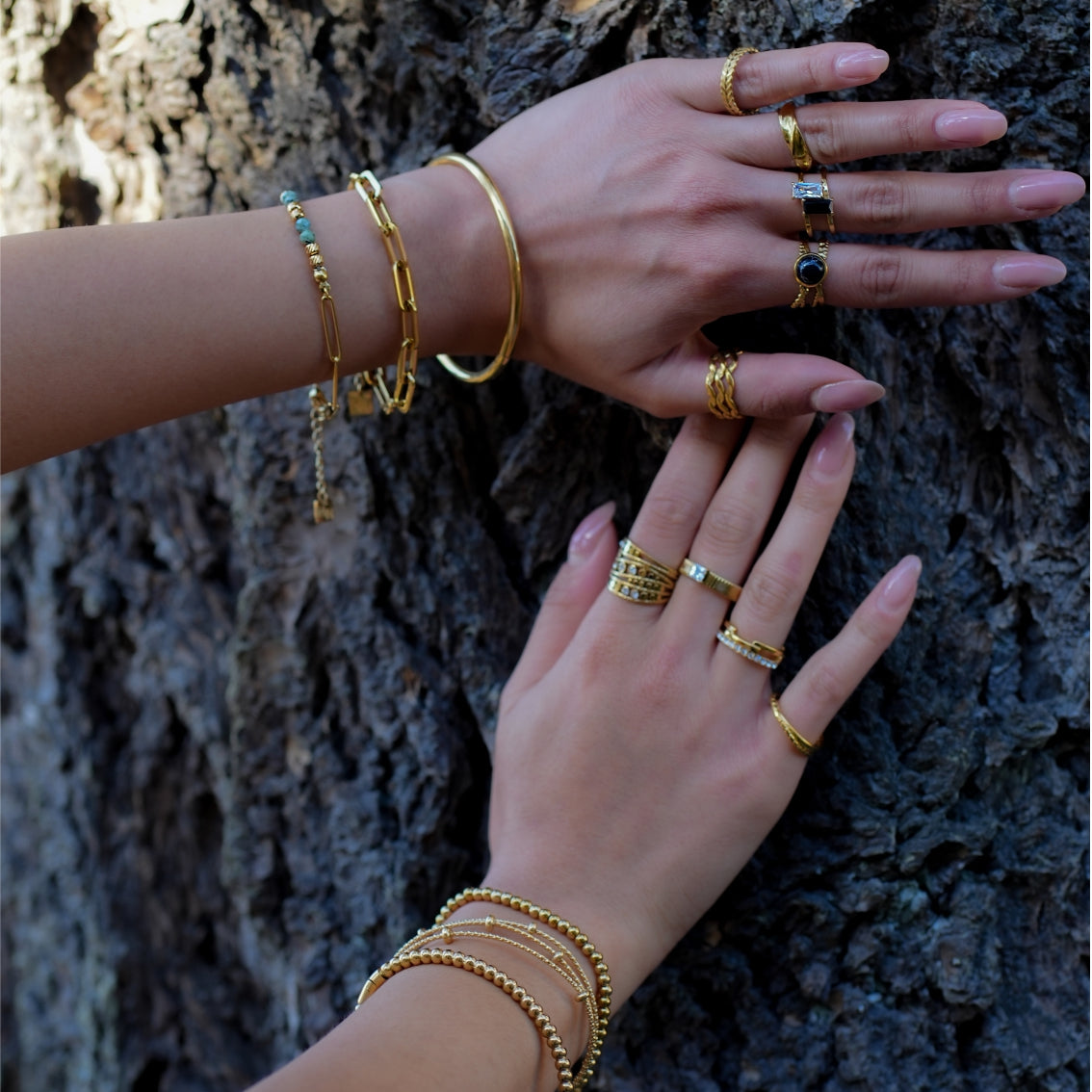 Style BARGARH: Classic Style Bangle Bracelet in Gold