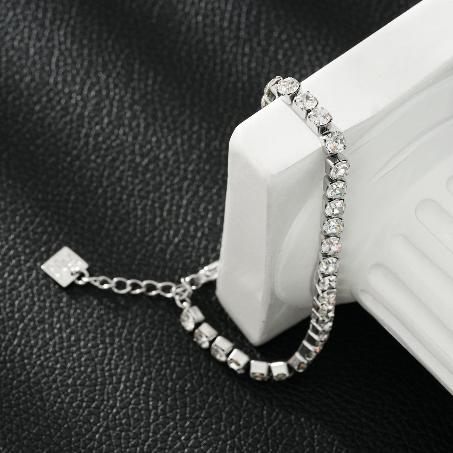 RITMO White Gold (Silver Toned): Classic Tennis Bracelet – Timeless Elegance for Every Occasion