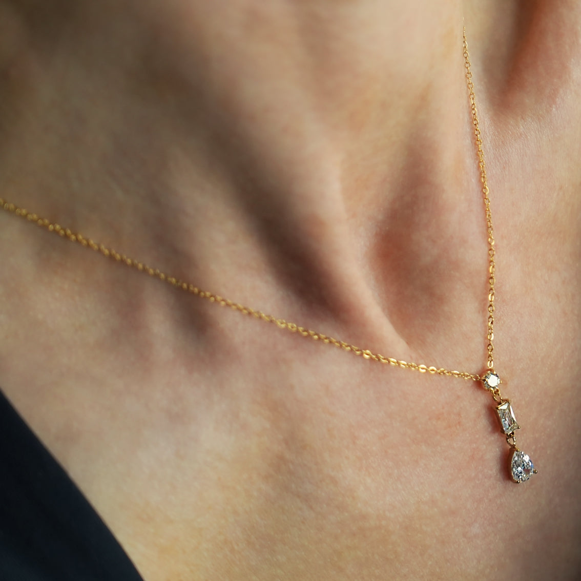 Style ROCHINA Gold:  A Trio of Zirconia Charms Pendant Chain Necklace