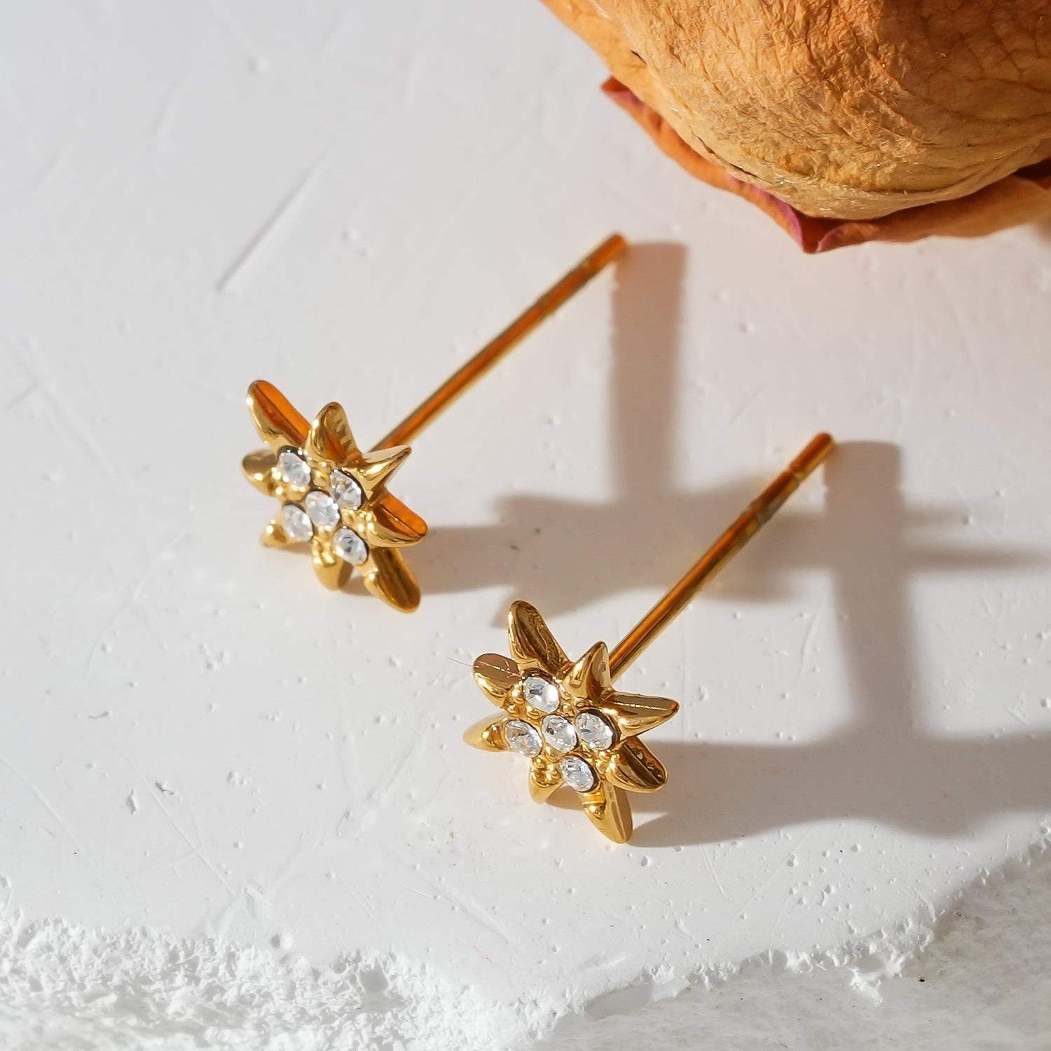 Style SARENBE: 'Star Bright' Stud Earrings Gold