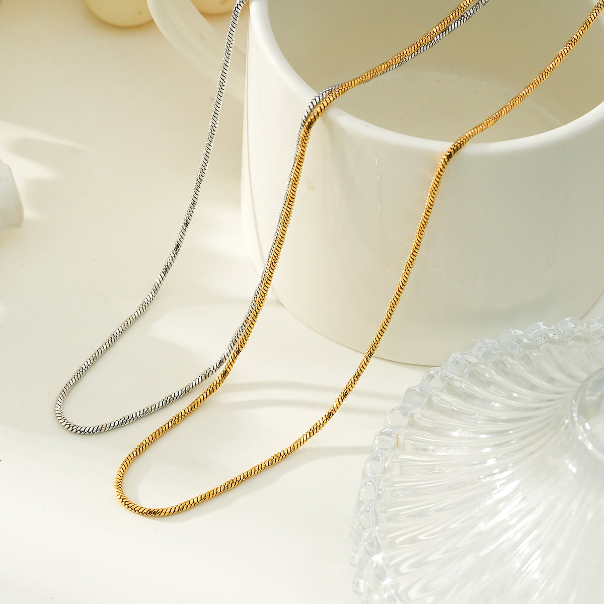 SKAGWAY: Minimalist Twisted Textures Chain Necklace in Silver (White Gold)