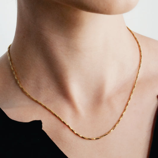 SKAGWAY: Minimalist Twisted Textures Chain Necklace in Gold