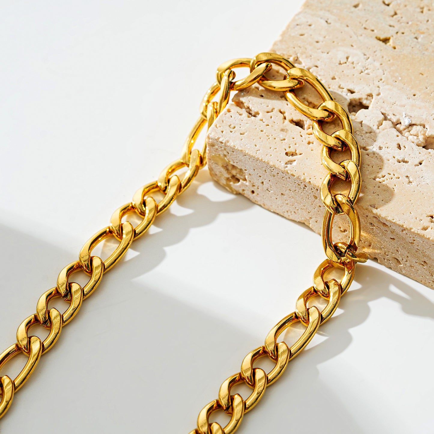 Style SUTTON 6442: Cuban-Link Statement Chain Necklace.