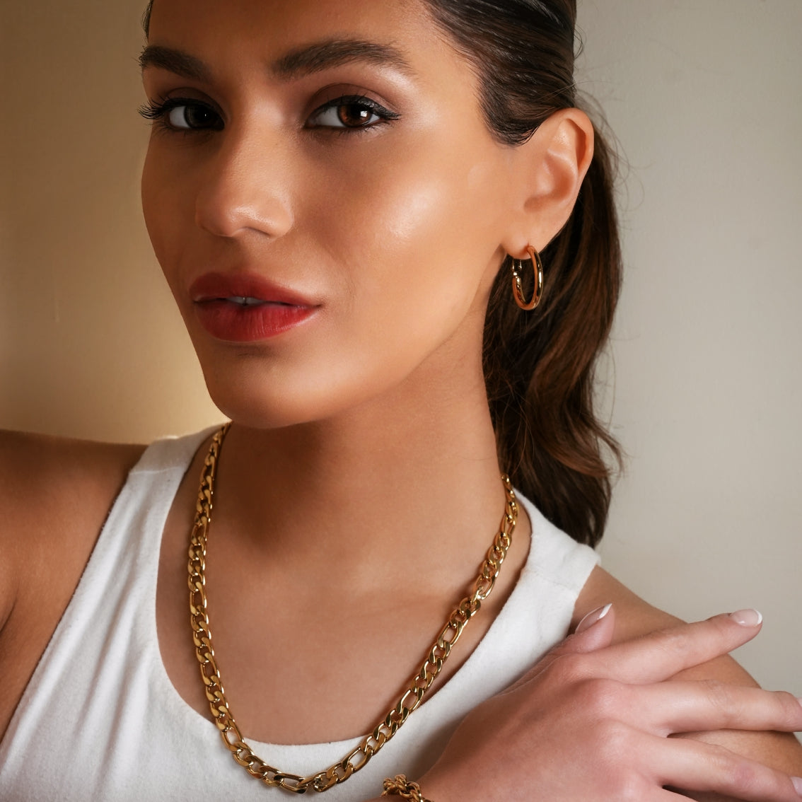 Style SUTTON 6442: Cuban-Link Statement Chain Necklace.