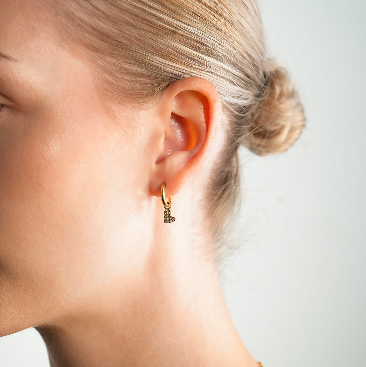 VIRTUOUS Gold: Mini Hoops with Zirconia Embedded Heart Charm