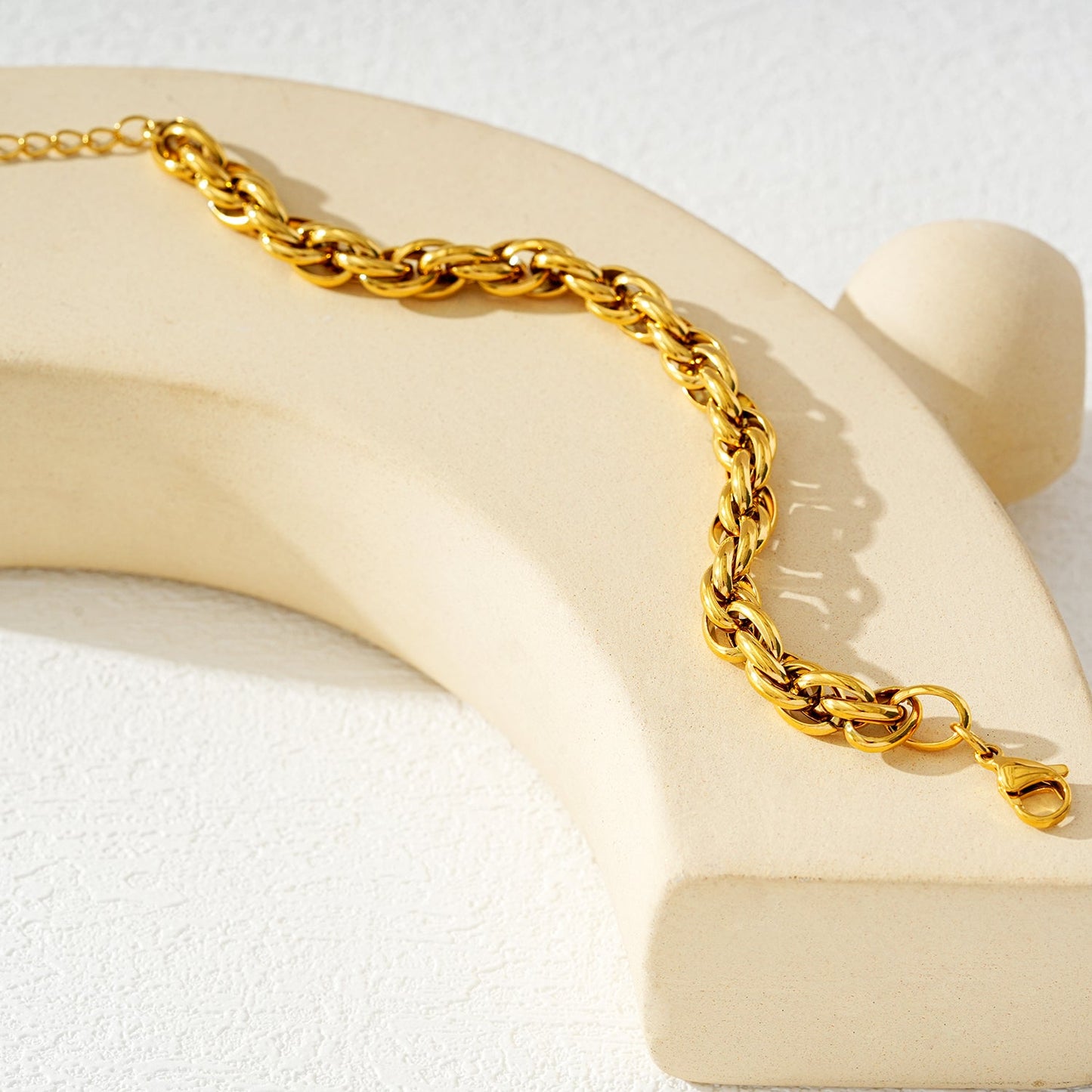 WANDSWORTH Gold: Interwoven Chain Bracelet | Modern Statement Link Bracelet
