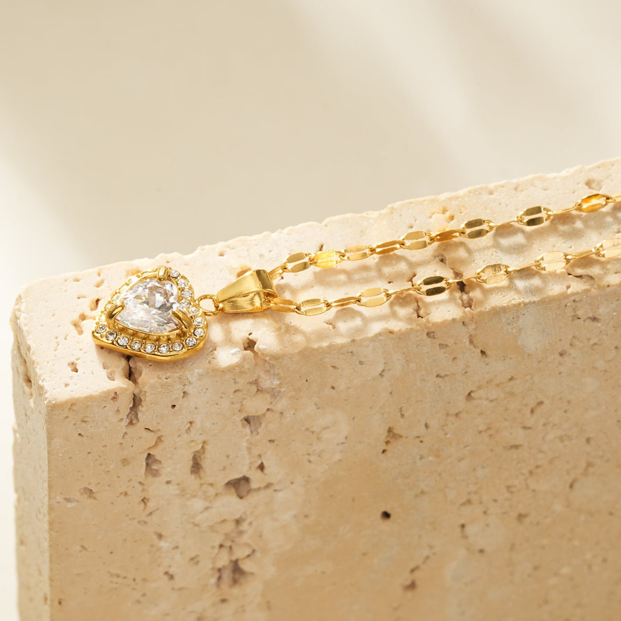 ZITA Gold: Gucci-Style Dainty Chain Necklace with Sparkling Petit Pavé Heart Pendant