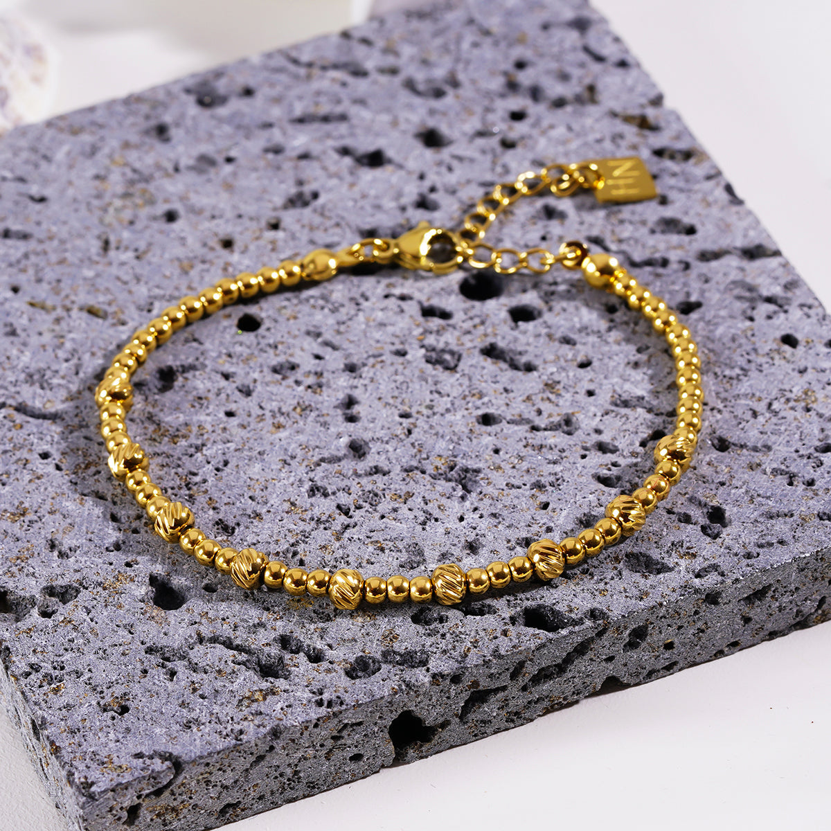 Style ANNABETH 7580: Twin-Bead Fusion Gold Chain Bracelet.